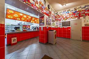 Friday Center - Hostel