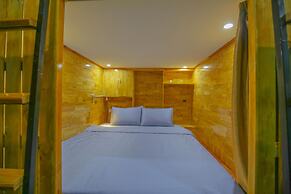 Cat Ba Pod Hostel
