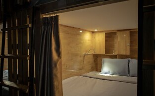 Cat Ba Pod Hostel