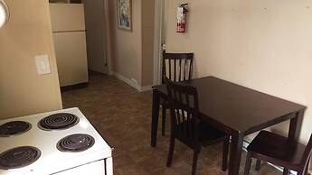 Bay Lake Inn (Frontiersman Motel)