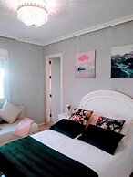 Wish-Suite San Jacinto de Sevilla Apartment