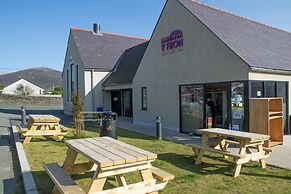 Canolfan Y Fron - Hostel