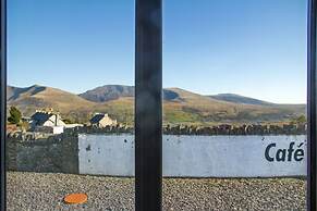 Canolfan Y Fron - Hostel