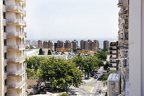 Rainbow & Pool Apartment