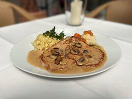 Hotel Restaurant Kaiserstuehler Hof