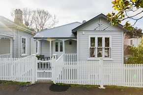 Light-filled Renovated Villa, Walk to Ponsonby Road