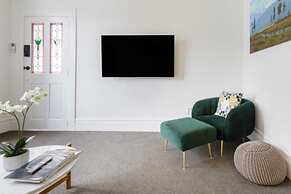 Light-filled Renovated Villa, Walk to Ponsonby Road