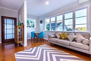 Sunny, Character 2 Bedroom Home - Mission Bay