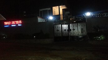 Tripplex Hotel