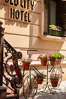 D&J Old City Hotel