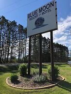 Blue Moon Resort and Motel