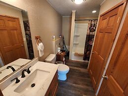 Blue Moon Resort and Motel