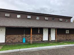 Blue Moon Resort and Motel