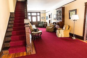 Double Oaks Bed and Breakfast