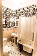 Double Oaks Bed and Breakfast