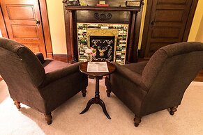 Double Oaks Bed and Breakfast