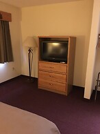Moose Lake Lodge & Suites