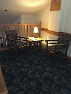 Moose Lake Lodge & Suites