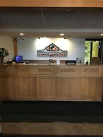 Moose Lake Lodge & Suites