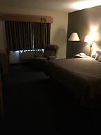 Moose Lake Lodge & Suites