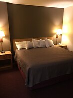 Moose Lake Lodge & Suites