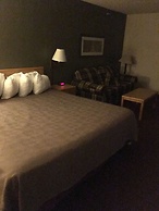 Moose Lake Lodge & Suites