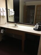 Moose Lake Lodge & Suites