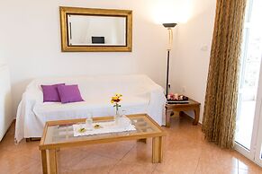 Ortaki Traditional House