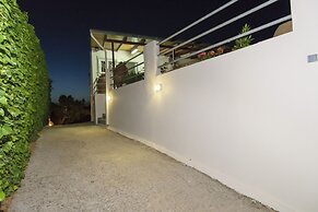 Ortaki Traditional House