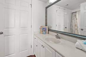 Ashworth 1809 4 Bedroom Condo by RedAwning