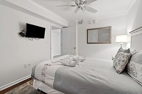 Ashworth 1809 4 Bedroom Condo by RedAwning