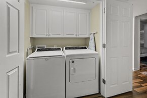 Ashworth 1809 4 Bedroom Condo by RedAwning