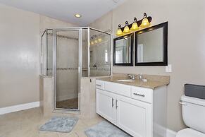 Water Front Delight On The Bay 3 Bedroom Home by RedAwning