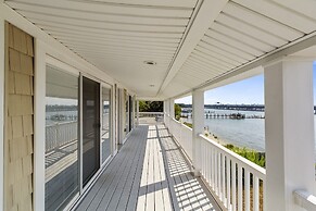 Water Front Delight On The Bay 3 Bedroom Home by RedAwning
