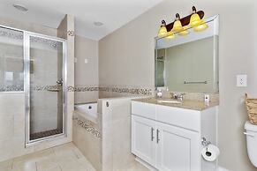 Water Front Delight On The Bay 3 Bedroom Home by RedAwning