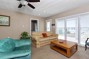 Water Front Delight On The Bay 3 Bedroom Home by RedAwning