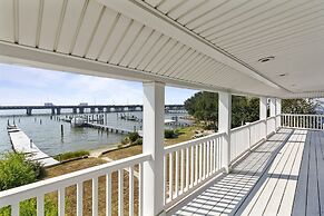 Water Front Delight On The Bay 3 Bedroom Home by RedAwning