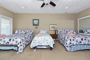 Water Front Delight On The Bay 3 Bedroom Home by RedAwning