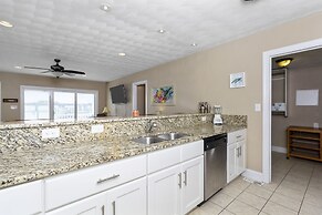 Water Front Delight On The Bay 3 Bedroom Home by RedAwning