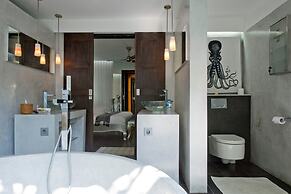 Private Villa in Seminyak 1142