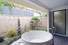 Private Villa in Seminyak 1142