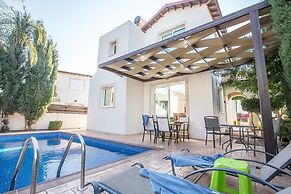 Beautiful Villa With Private Pool, Paralimni Villa 1241