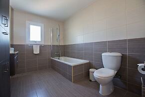 Beautiful Villa With Private Pool, Paralimni Villa 1241