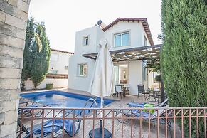 Beautiful Villa With Private Pool, Paralimni Villa 1241