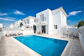 Luxury 3 Bedroom Villa With Private Pool, Paralimni Villa 1290
