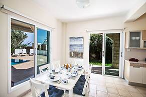 Beautiful Villa With Private Pool, Paralimni Villa 1235