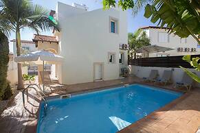 Luxury 2 Bedroom Villa With Private Pool, Paralimni Villa 1240