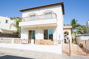 Luxury 2 Bedroom Villa With Private Pool, Paralimni Villa 1240