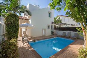 Luxury 2 Bedroom Villa With Private Pool, Paralimni Villa 1240
