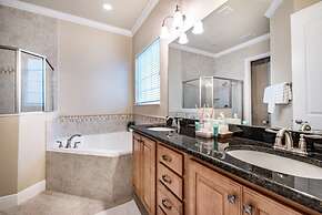 Luxury Villa With Majestic Golf Course Views, Reunion Resort, Villa Or